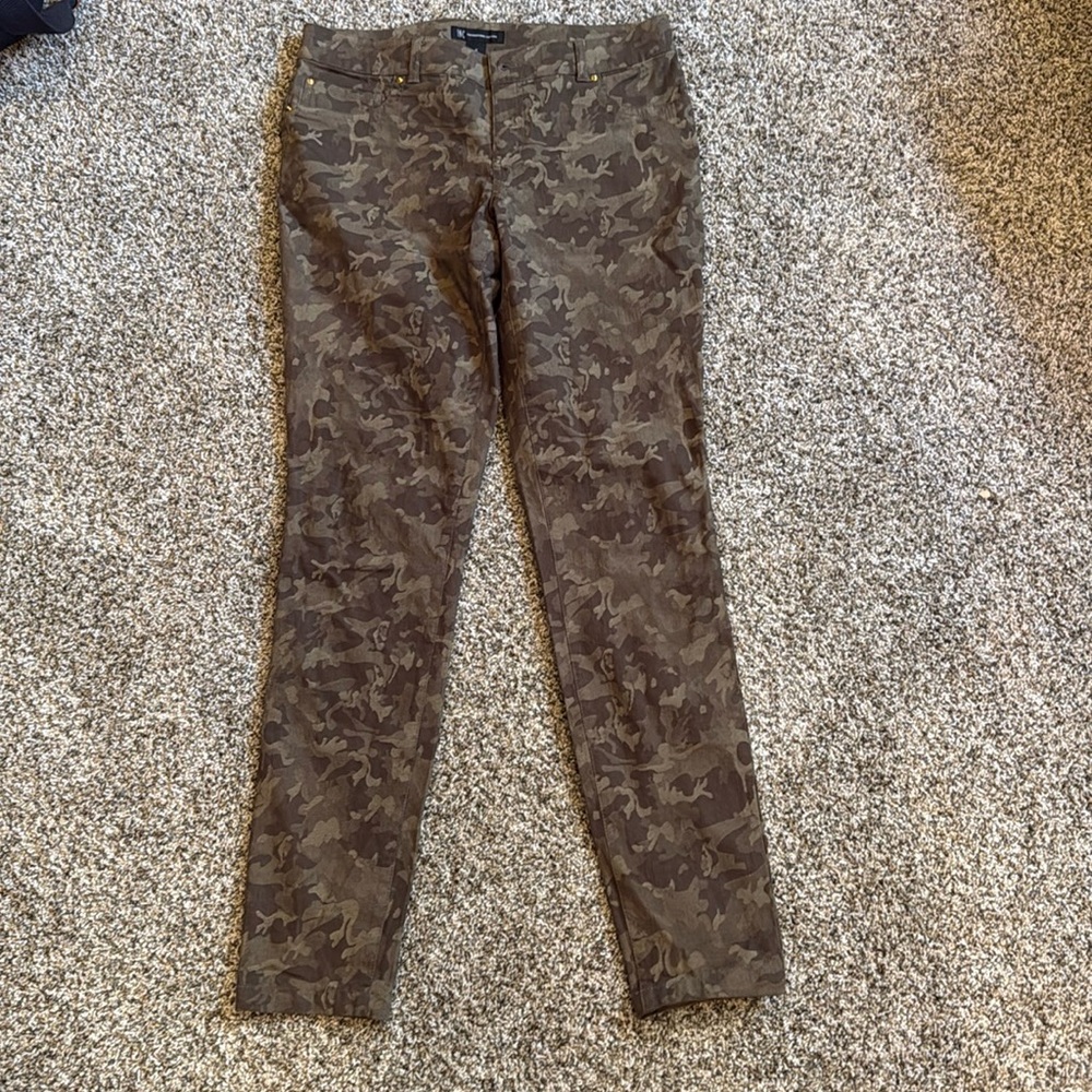 INC Camo Pants size 6. New without tags